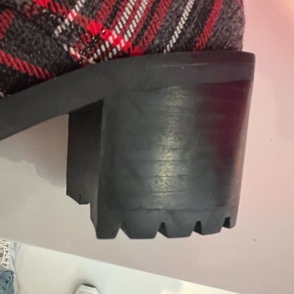 Aldo size NW 6.5 women’s red plaid booties with side zip and rubber sole. - Picture 3 of 6